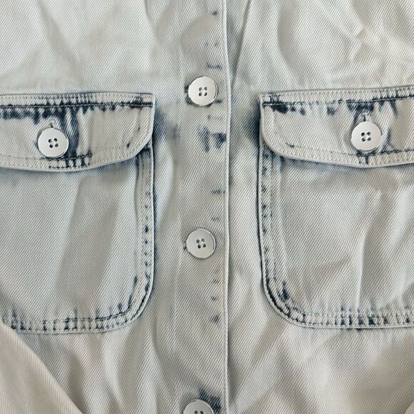 NWOT Cloth & Stone Chambray Acid Wash Denim Jacket Womens Button Up Blue Jean - Picture 3 of 6
